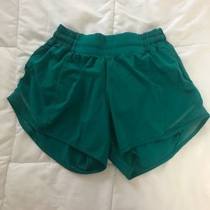 Lululemon Hotty Hot Short